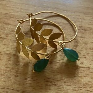 🌼3x$10🌼Leaf pattern gold and green hoops